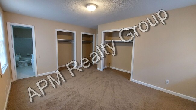 Photo - Large home in Southeast Columbia