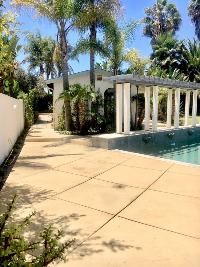 Photo - 5932 Soledad Mountain Rd Townhome