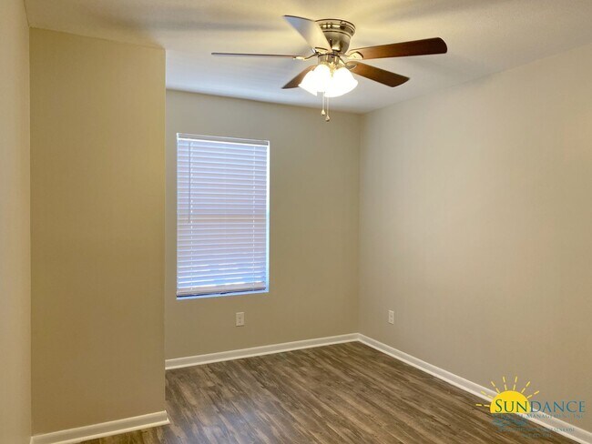 Photo - Charming 2 Bedroom Unit in Gulf Breeze!
