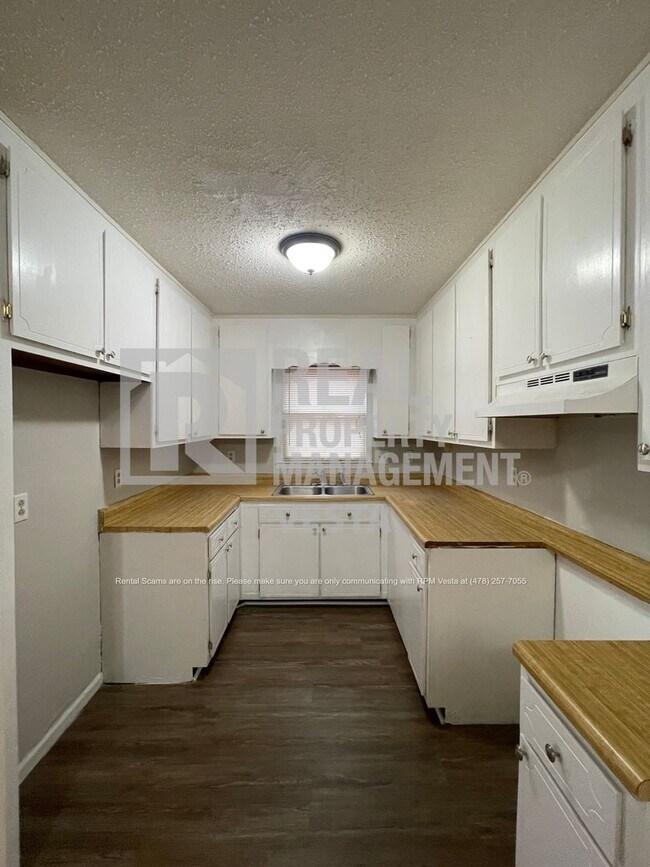 Two Bedroom North Macon Townhouse House Rental in Macon, GA