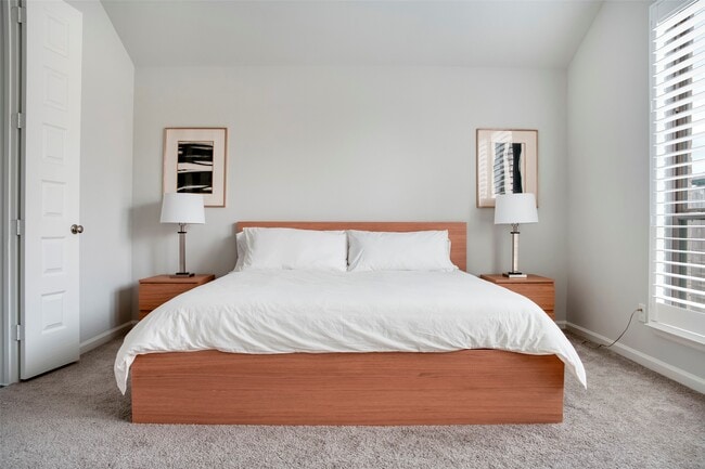 Building Photo - 30142 Gold Finch Pl