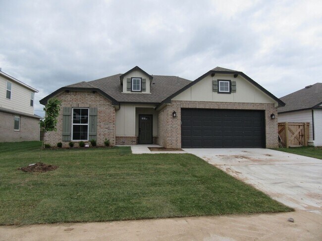4 bedroom, 2 bath - 4 bedroom, 2 bath House