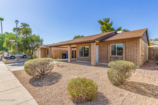 Building Photo - 502 E Sequoia Dr Rental