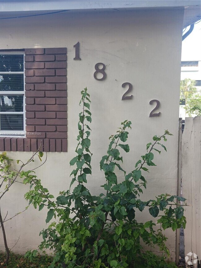 Building Photo - 1820 N 59th Ave Unit 2 Rental
