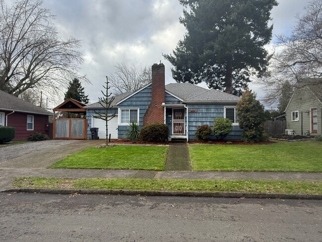 Building Photo - 3235 NE 89th Ave