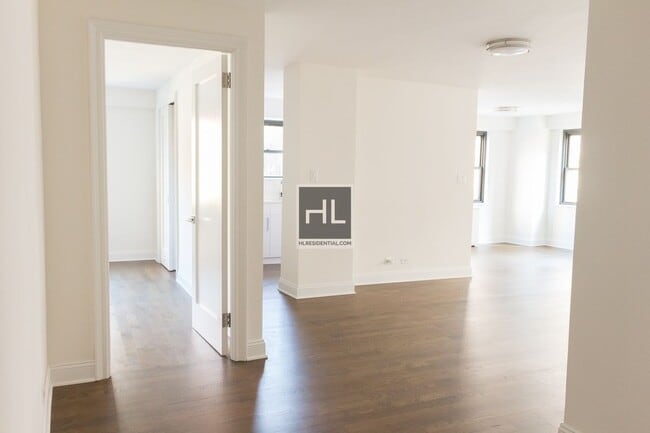 Building Photo - E 16 ST Unit 15A