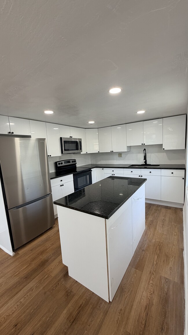 Photo - 414 Phippen Waiters Rd Unidad #1