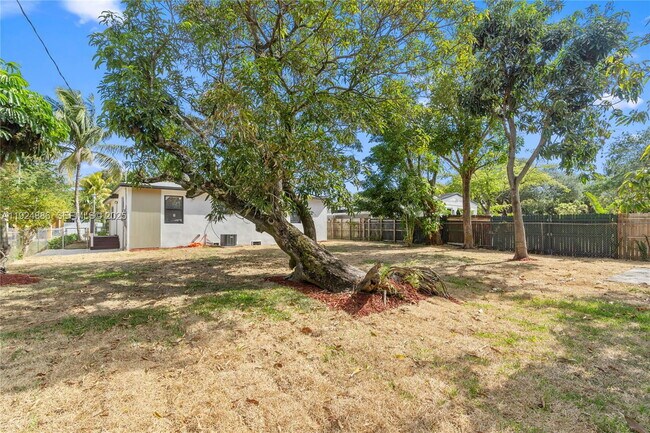 Photo - 220 NW 134th St