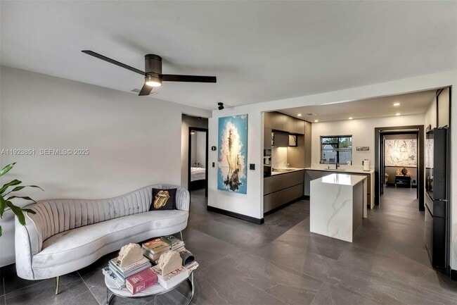 Photo - 530 NW 39th St