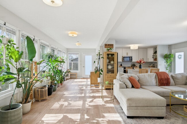 Photo - 1005 Redbud Rd