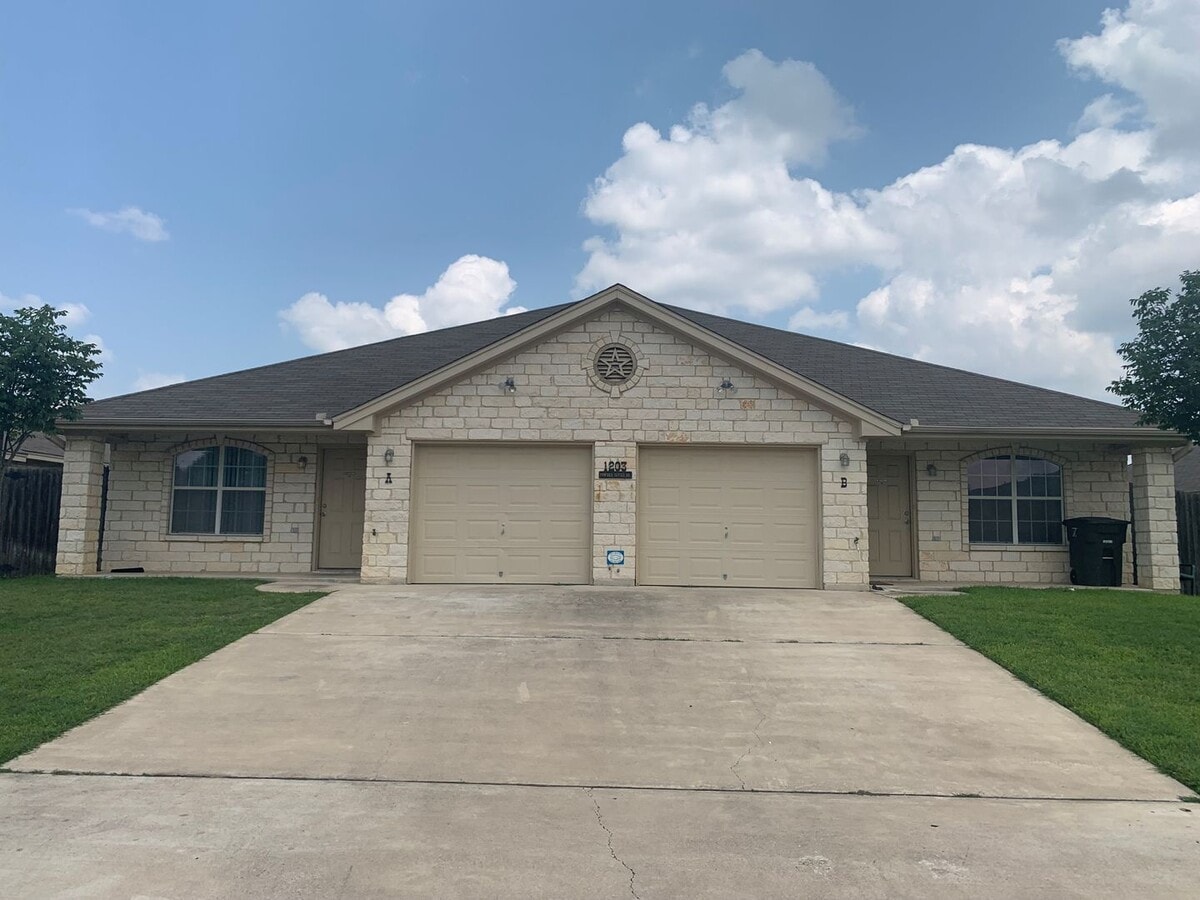 Photo - 1203 Powder River Dr Unit B