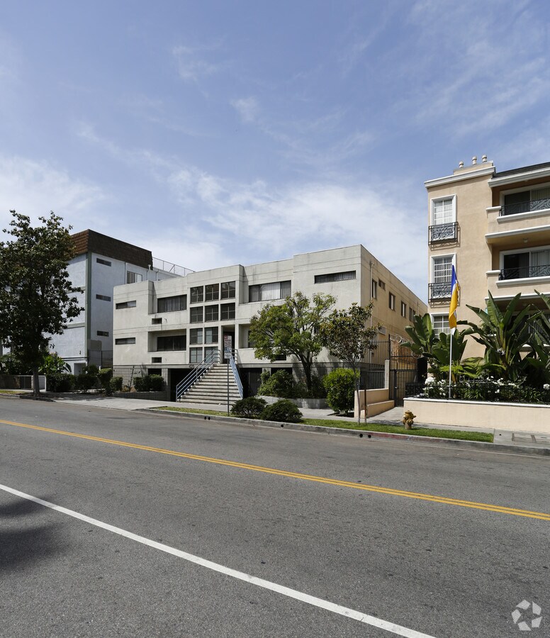 425 S Kingsley Dr - 425 S Kingsley Dr