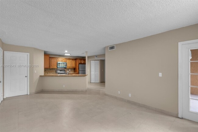 4015 W McNab Rd Unidad D210