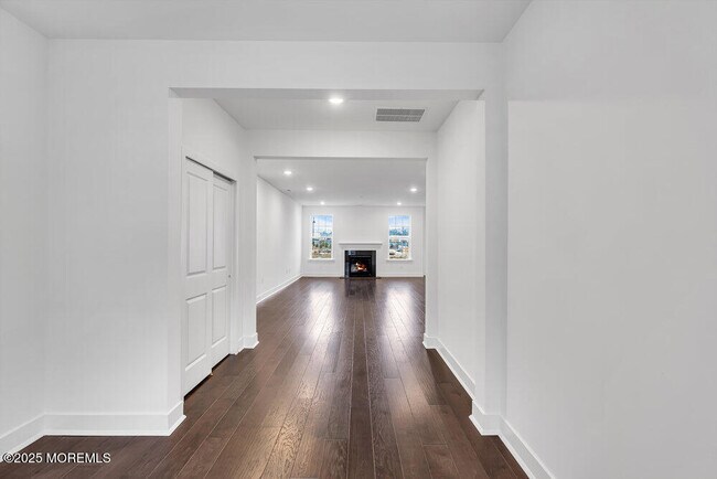 Photo - 122 Woolley Ct