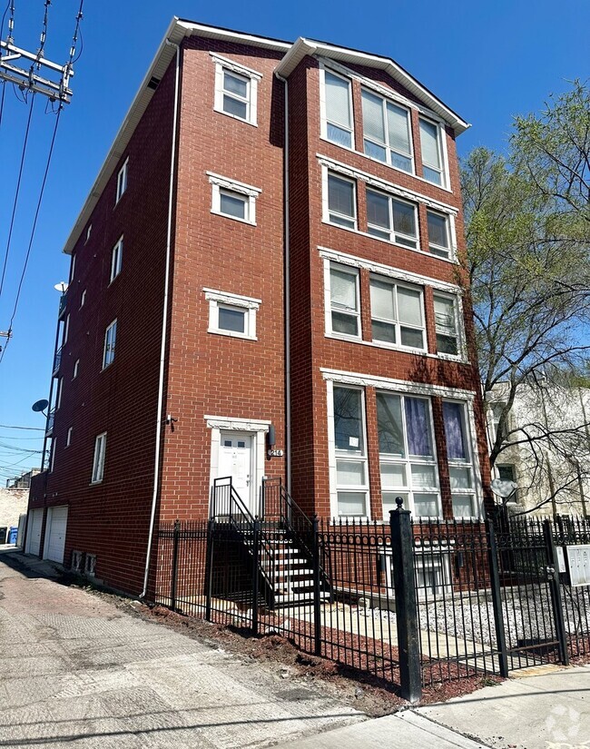 Building Photo - 214 E 37th St Unit 3 Rental