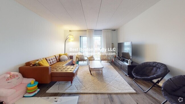 Building Photo - 65 Webster St Rental