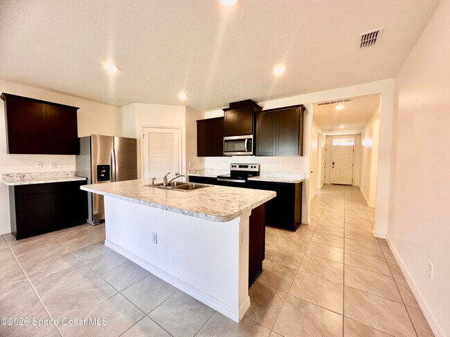 Photo - 919 Trinity St