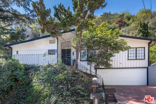 Building Photo - 10120 Cielo Dr Rental