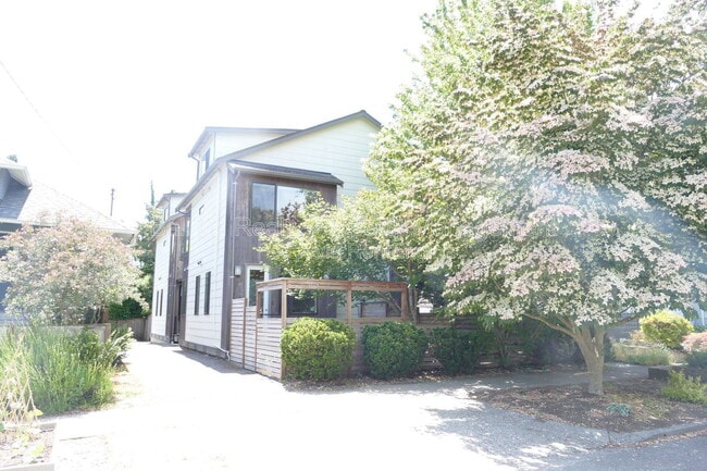 Photo - 839 NW 63rd St