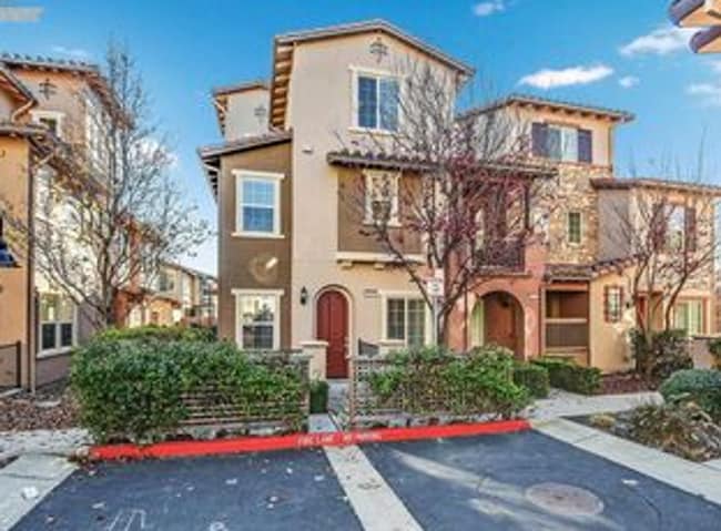 $3990 / GORGEOUS 3 BEDROOM HOME IN ARDENWO... - $3990 / GORGEOUS 3 BEDROOM HOME IN ARDENWO...