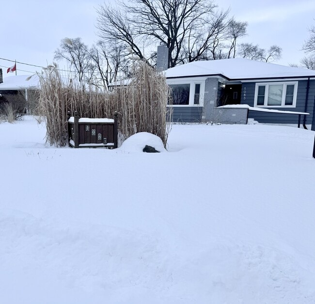 Building Photo - 1083 London Rd