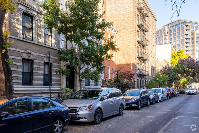 Photo - 227 W 11th St