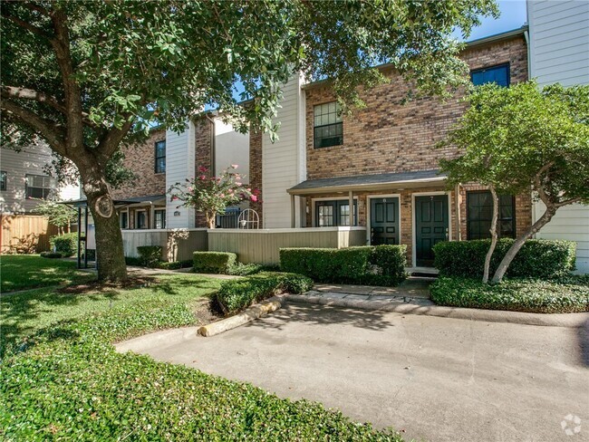 Building Photo - Updated Townhome in the Heart of Lakewood