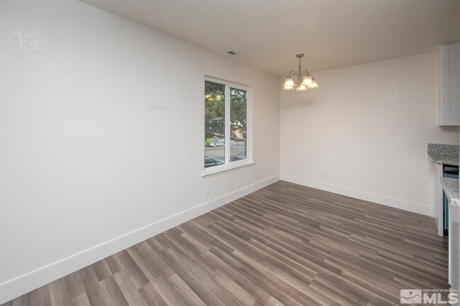 Dining Area ( Dinette) - 4606 Neil Rd Condo Unit 194