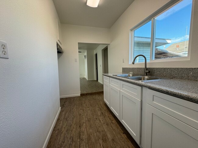 Photo - 341 N 4th St Unit 341 N 4th Street Rental