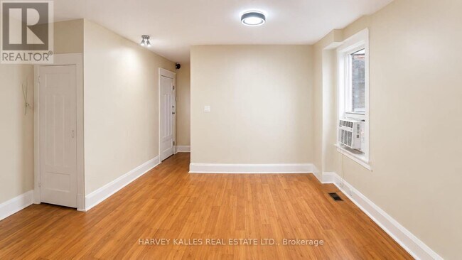 Photo - 1355 Danforth Ave