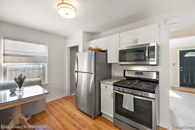 Photo - 2105 Rowland Ave