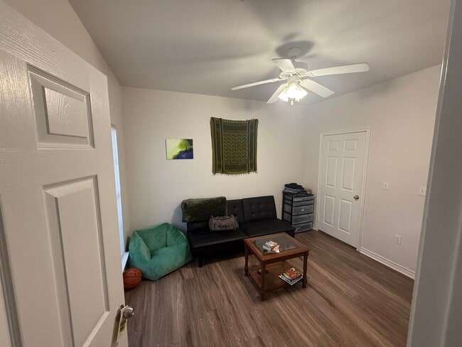 Building Photo - 18347 Redland Rd Unit 1 Rental