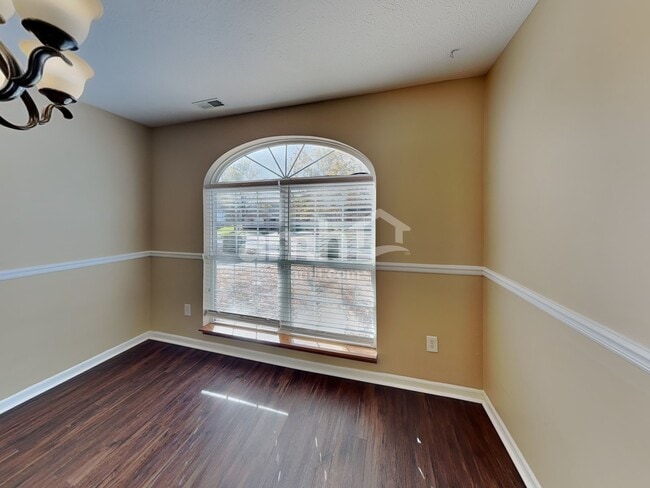 Photo - 6739 Dorchester Dr