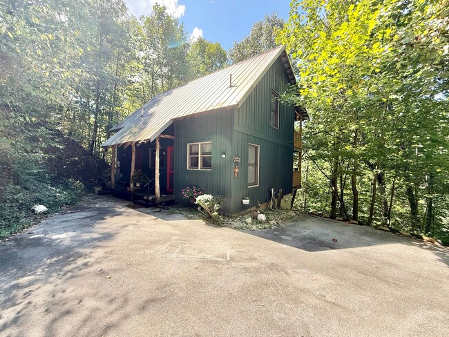 221 Cutter Gap Rd