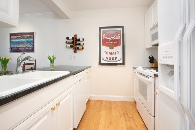 Photo - 65 Chelsea St Unidad 104