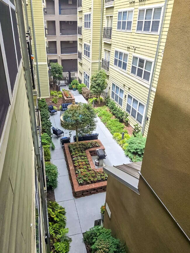 2 Bedroom, 2 Bath Apartment in Birmingham