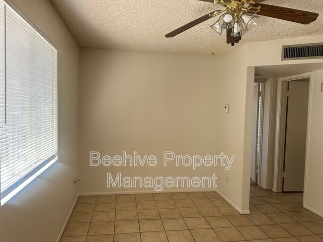 Photo - 539 1/2 E 2nd Ave Unit Apt 2