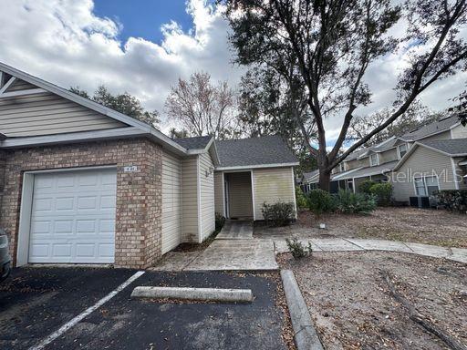 Building Photo - 4700 SW Archer Rd Unit 41 Rental