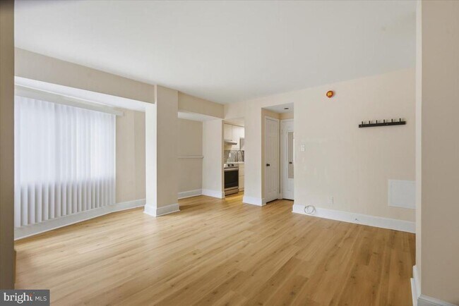Photo - 1825 T St NW Unidad 401