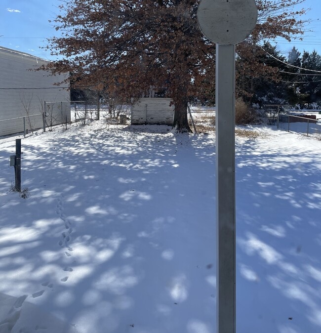 Photo - 569 W Broadway Ave