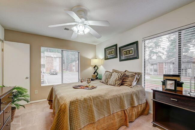 2BR, 2BA - 1,000SF - Primary Bedroom