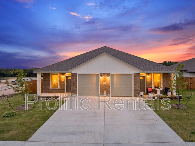 Building Photo - 117 Leon Ln