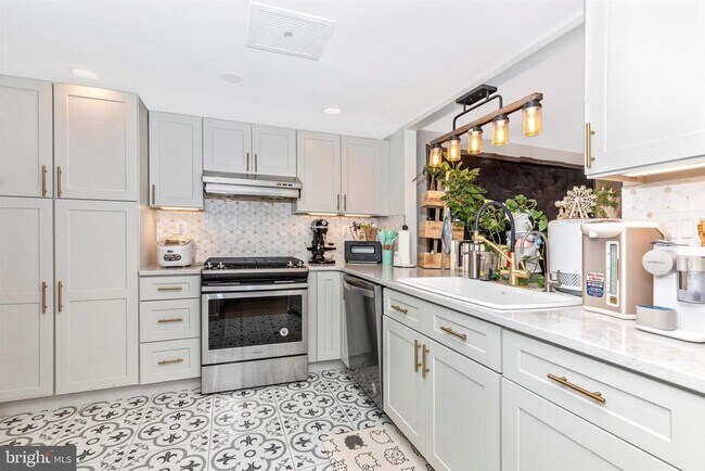 Photo - 703 Mountainview Dr