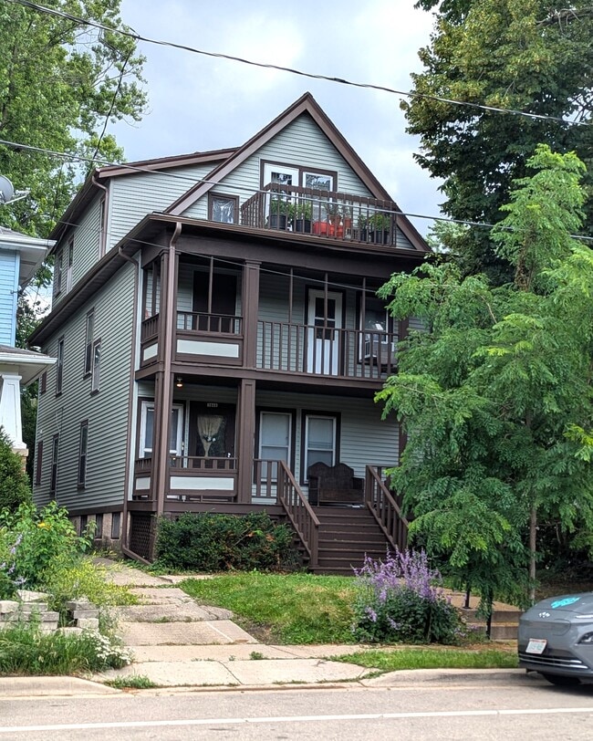 Building Photo - 2069 Winnebago St Unit 2069 A Rental