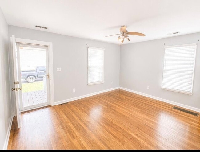 Photo - 1043 Crescent Ave