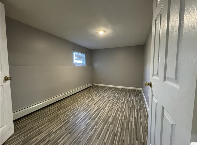 115 Ege Ave Unidad Basement