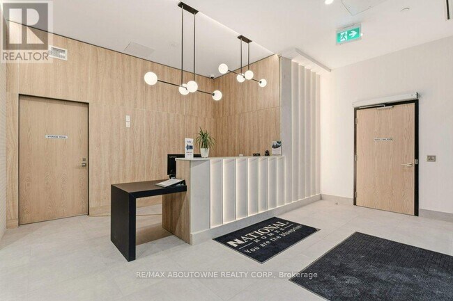 Photo - 500 Plains Rd E Unité PH3