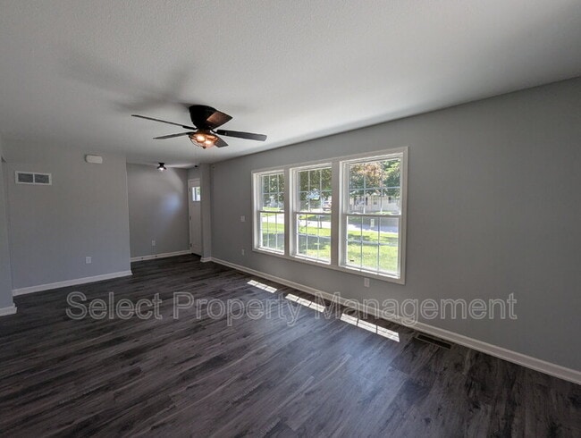 Photo - 920 Courtney Dr
