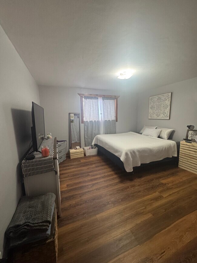 Photo - 749 S Grant St