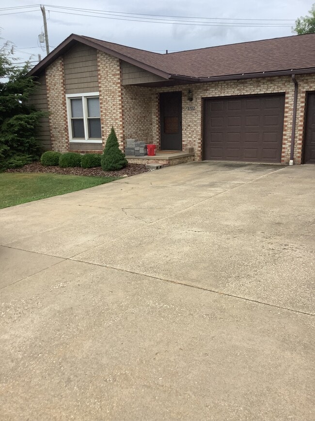 Building Photo - 3702 Perry Dr NW Rental